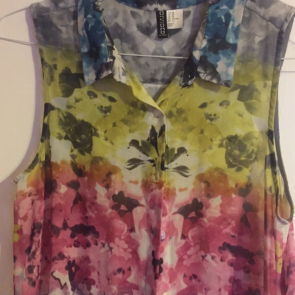 Beautiful Sheer Floral Blouse in Stunning Colors - Picture 5 of 6